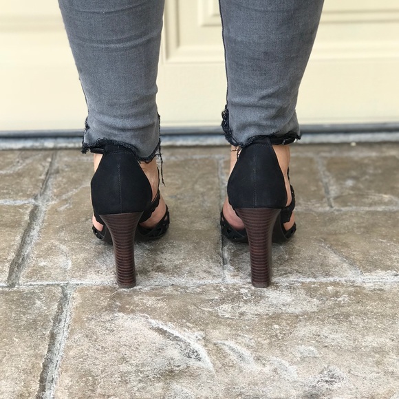 Geometric Cutouts Retro Block Heel Sandal - Picture 4 of 5